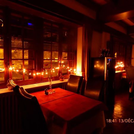 Logis Hotel De La Paix Saint-Nectaire Esterno foto