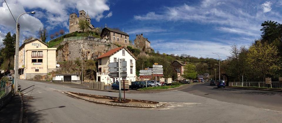 Logis Hotel De La Paix Saint-Nectaire Esterno foto
