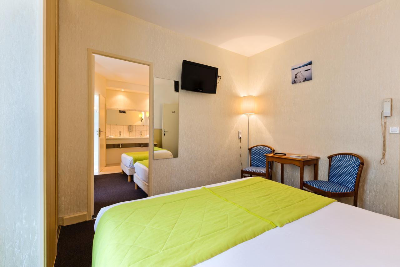 Logis Hotel De La Paix Saint-Nectaire Esterno foto